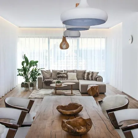 Apartmánový Dům U Tomana Hotel 4*